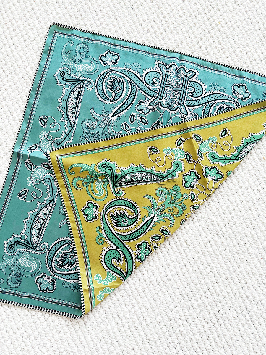 Double Faced Silk Twill Scarf  - Luxury Bags Hong Kong reseña y precio