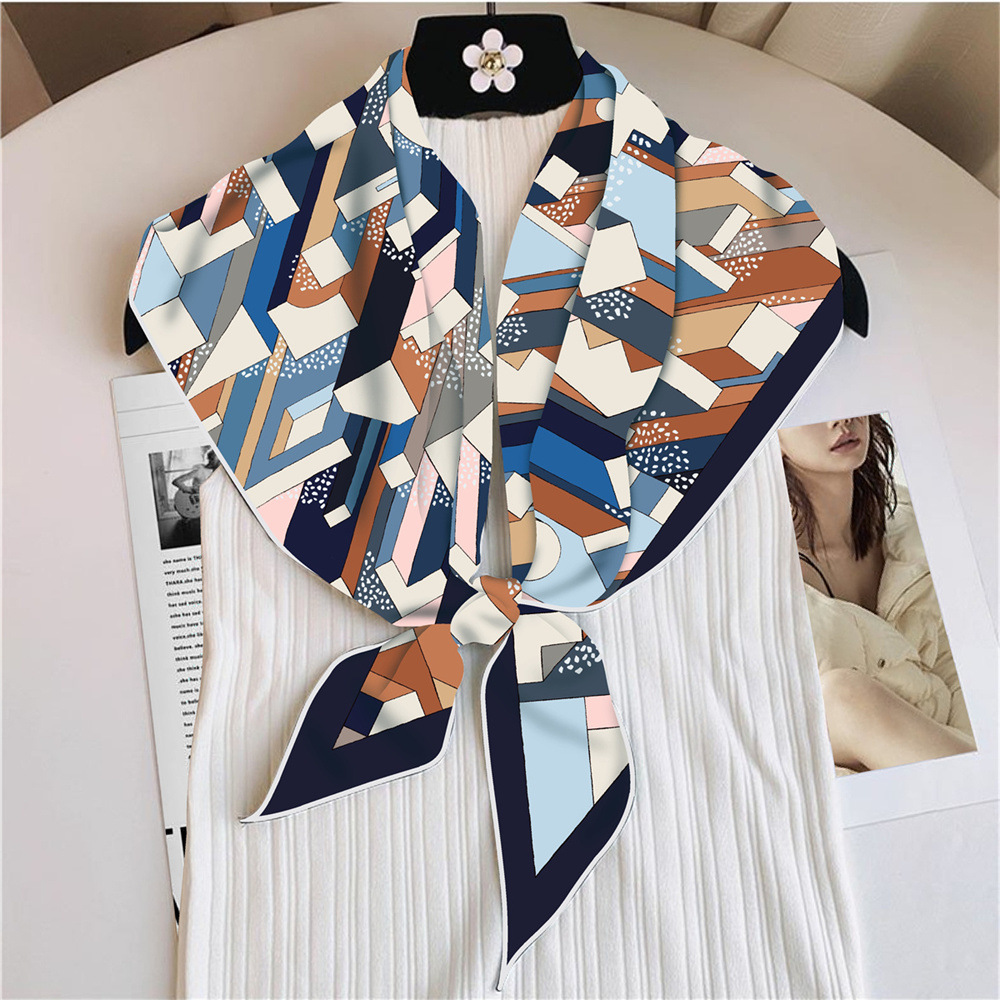 Large Triangle Shape Silk Scar - Luxury Bags Hong Kong reseña y precio