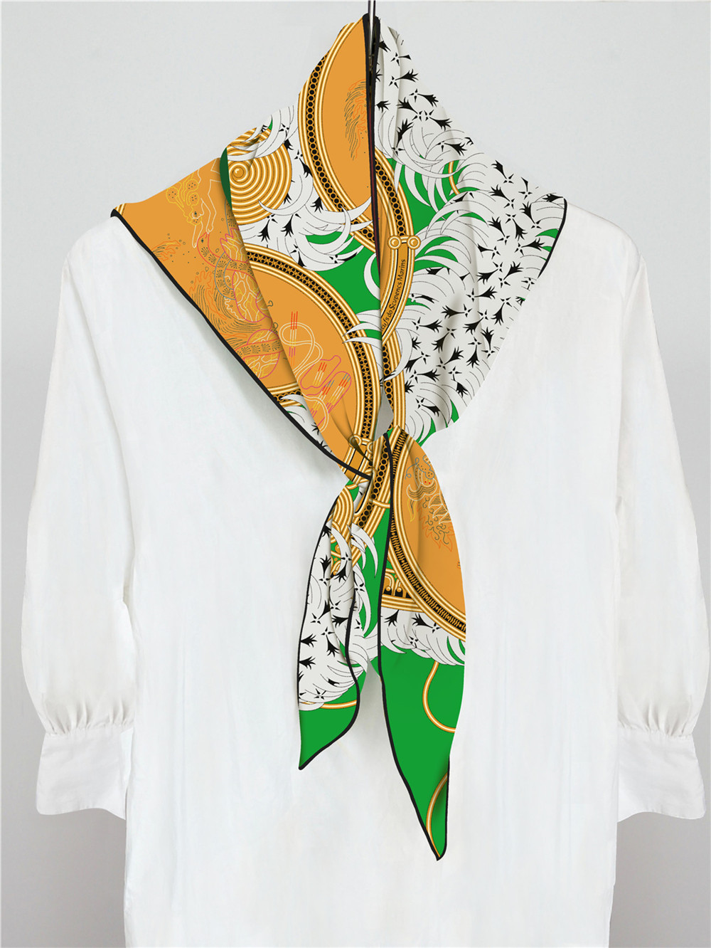 Silk Twill Scarf Triangle Shap - Luxury Bags Hong Kong reseña y precio