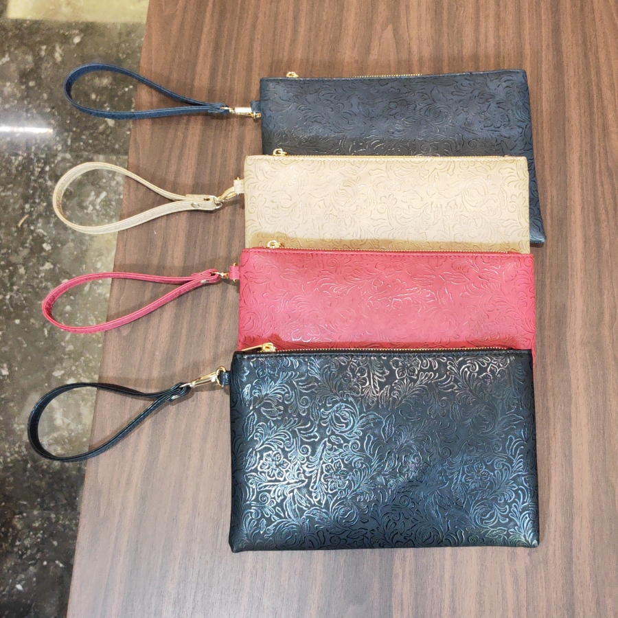 Vintage Relief patterned women - Wristlet Wallet Zipper reseña y precio