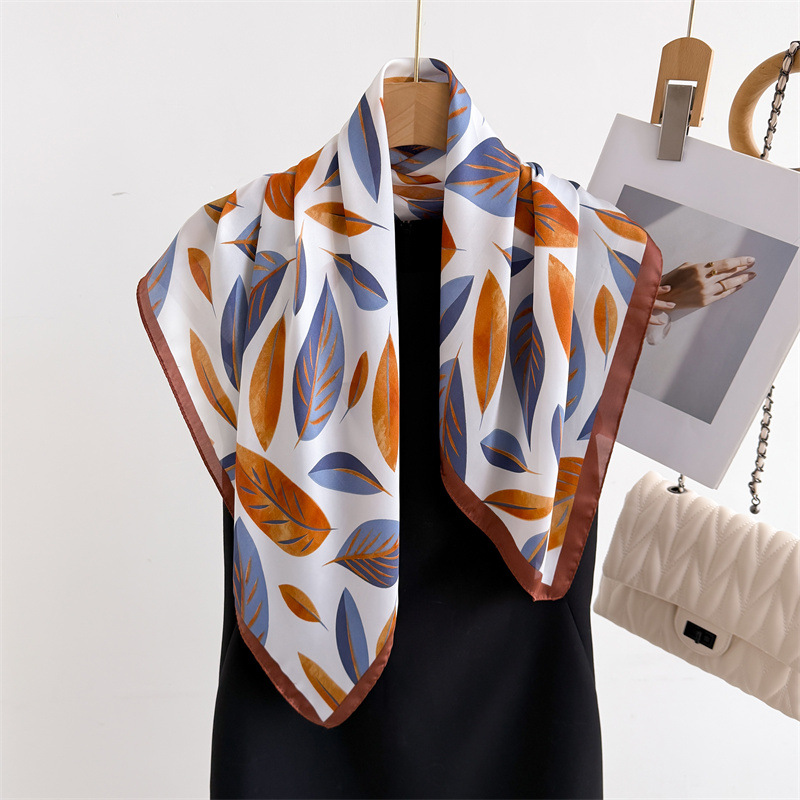 Luxury Brand Print 70cm Square - Luxury Bags Shopping reseña y precio