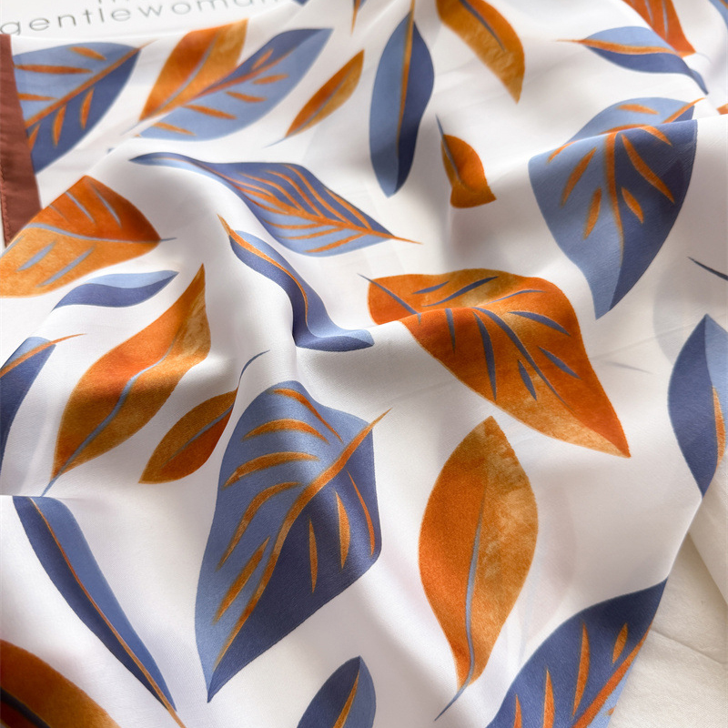 Luxury Brand Print 70cm Square - Luxury Bags Shopping reseña y precio