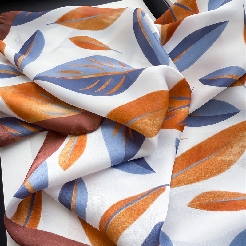 Luxury Brand Print 70cm Square - Luxury Bags Shopping reseña y precio