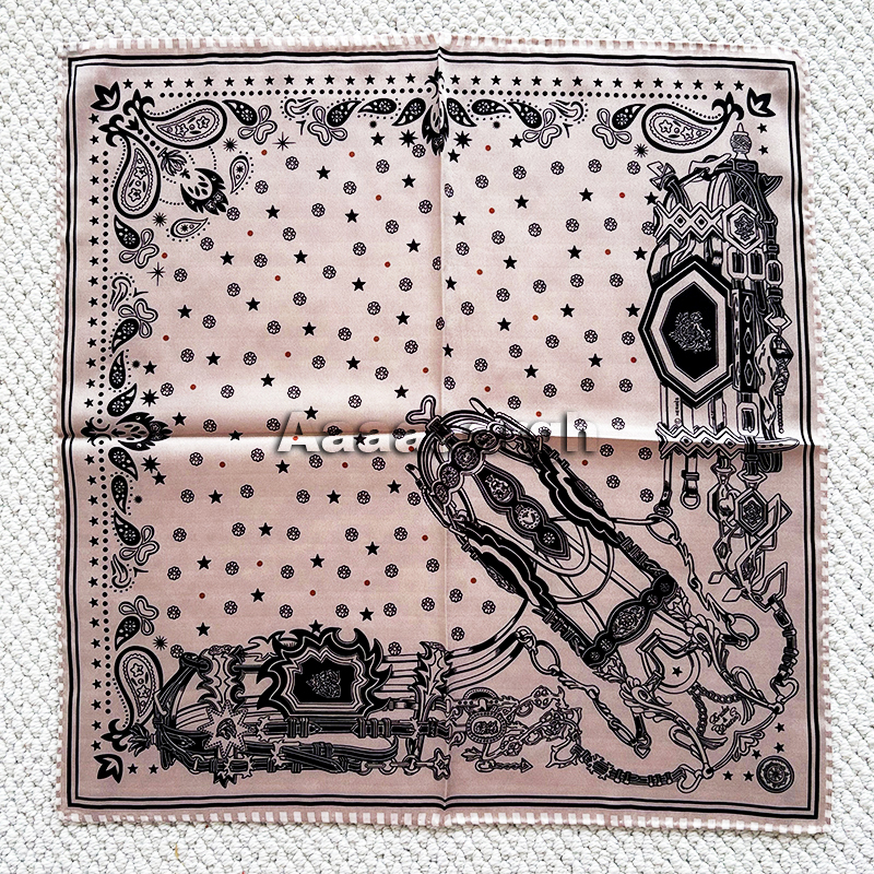 Double Faced Print Small Silk  - Luxury Bags Hong Kong reseña y precio