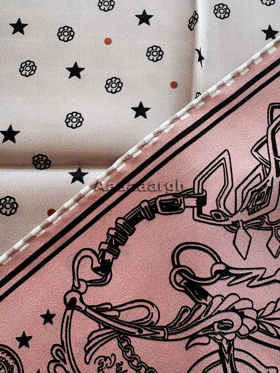 Double Faced Print Small Silk  - Luxury Bags Hong Kong reseña y precio